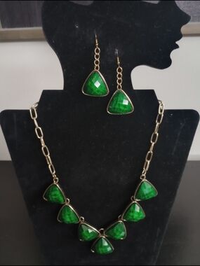 Green Gemstone Statement Necklace & Earrings Set - Gold Tone